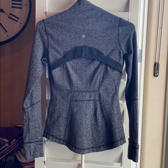 Lululemon Size 4 Zip-Up Jacket - Picture 2 of 5